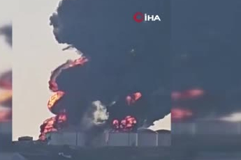 Umman’daki petrol depolama tesisleri vuruldu