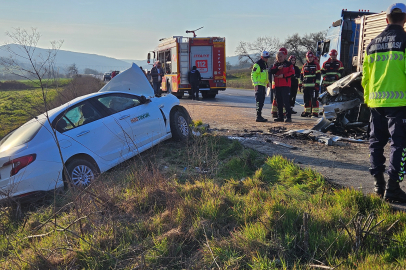 Balıkesir'de trafik kazası: 1 ölü, 2 yaralı
