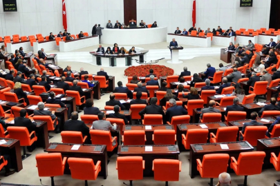 TBMM'de AK Parti sıralarına 'gürültü' uyarısı