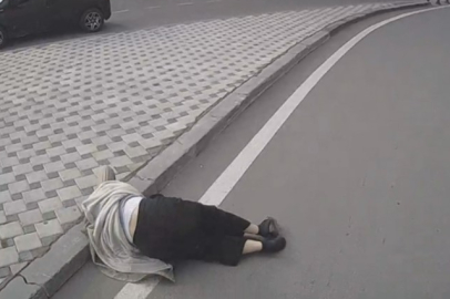 Afyonkarahisar'da otobüsün çarptığı genç kadının öldüğü kaza güvenlik kamerasında