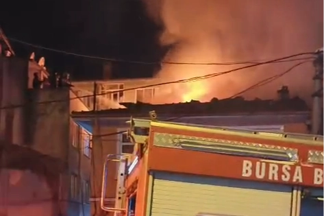 Bursa’da ahşap evde yangın: Mahallede korku dolu anlar