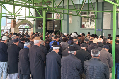 Eskişehir'de babasının öldürdüğü 13 yaşındaki kız toprağa verildi