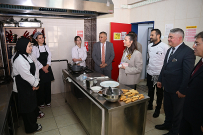 Aynur Gökalp Durna Bursa’da öğrencilerle buluştu