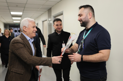 Bursa Büyükşehir Belediye Başkanı Bozbey'den sağlık çalışanlarına ziyaret