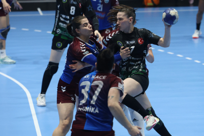 Bursa Büyükşehir Belediyespor zirveyi sevdi