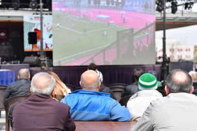 Osmangazi Meydanı’nda Bursaspor coşkusu yaşandı