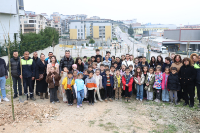 Bursa&nbsp;Nilüfer’de minikler doğa için fidan dikti