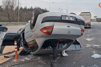 Bursa'da otomobil takla attı: Şans eseri yaralanan olmadı
