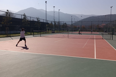 Bursa’da tenis heyecanı zirveye çıktı