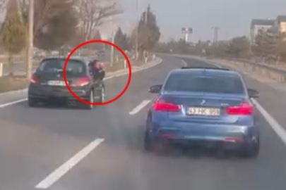 Kütahya'da yolda araçlarıyla yan yana ilerleyip video çeken 2 sürücüye toplam 9 bin TL ceza