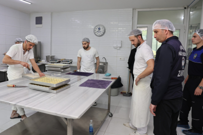 Bursa Nilüfer’de tatlı üreticilerine sıkı denetim