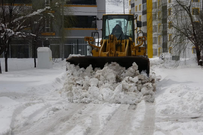 Doğu karla, batı baharla karşı karşıya