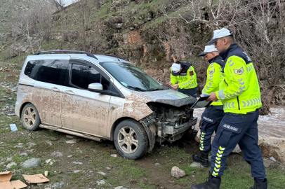 Hakkari Derecik'te trafik kazası: 1 yaralı