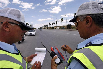 Trafikte hız sınırını aşanlara kademeli ceza! Limitler değişti...