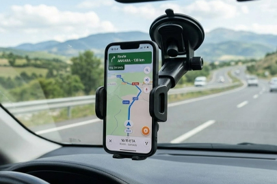 Araç sahiplerine yeni yasak! Telefon tutucu...