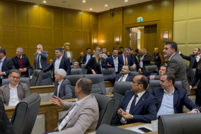 Bursa'da su zammı tartışması meclisi karıştırdı! Sesler yükseldi, başkanlar karşı karşıya geldi...