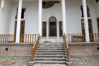 İsrail ve ABD'nin saldırılarında tarihi miras vuruldu! Sadabad Sarayı'ndaki tahribat gün yüzüne çıktı