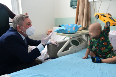 BTSO Başkanı Burkay'dan lösemili çocuklara bayram ziyareti