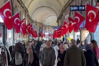 Bursa'da bayram hareketliliği çarşılara yansıdı