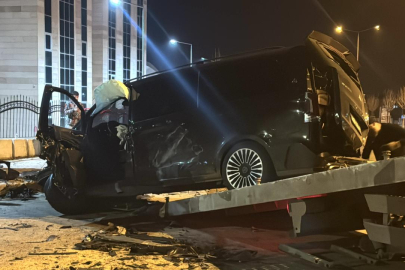 Erzurum'da 4 araç zincirleme kazaya karıştı