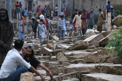 Pakistan'da fırtına ve şiddetli yağış: 16 kişi hayatını kaybetti