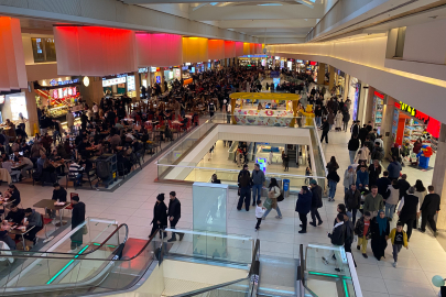 Bursa'da AVM'ler doldu taştı