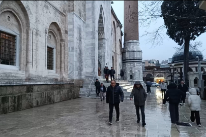 Bursa’da bayram namazında büyük yoğunluk: Ulu Cami doldu taştı