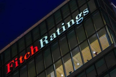 Fitch: Hürmüz Boğazı 6 ay kapalı kalırsa petrol fiyatları ortalama 120 doları görebilir