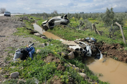 Hatay'da hurdaya dönen araçtan burnu kanamadan çıkan doktor: "Verilmiş sadakam varmış"