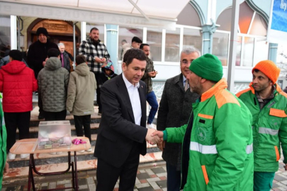 Bursa Osmangazi Belediye Başkanı Aydın vatandaşlarla bayramlaştı
