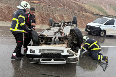 Siirt'te iki otomobil çarpıştı: 2 yaralı