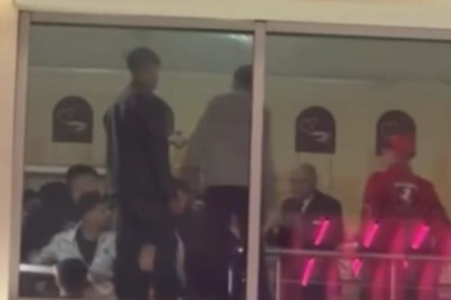 Bursa'da AVM'de birbirlerine girdiler! Ortalık karıştı...