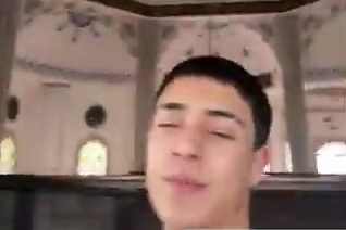 Bursa’da camide skandal görüntü! Yarı çıplak küfürlü şarkı eşliğinde video çekti…