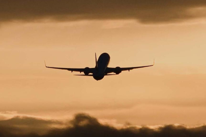 Kenya'da yolcu uçağı pistten çıktı