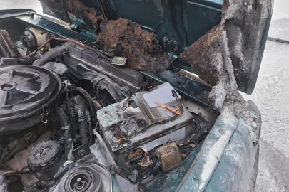 Antalya Alanya'da seyir halindeki otomobil alev aldı