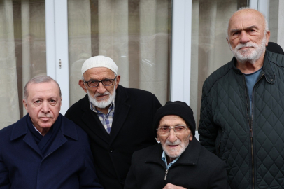 Cumhurbaşkanı Erdoğan, Rize'de komşularıyla bayramlaştı