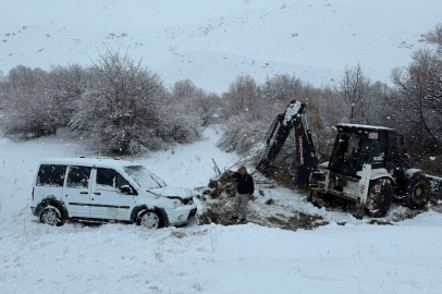 Hakkari-Van kara yolunda kaza: 2 yaralı