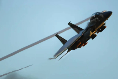 İsrail, Lübnan’daki Qasmiya Köprüsü’nü vurdu