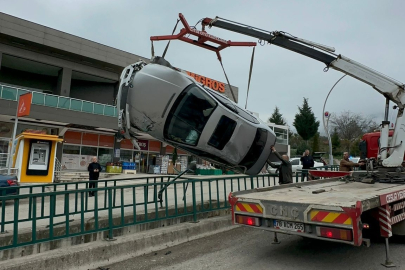 Karabük'te otomobillere çarpan alkollü ve ehliyetsiz sürücüyle araç sahibine 265 bin lira ceza
