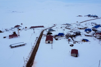 Kars'ta kar kalınlığı 2 metreyi aştı