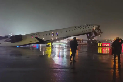 ABD'de uçakla itfaiye aracı çarpıştı