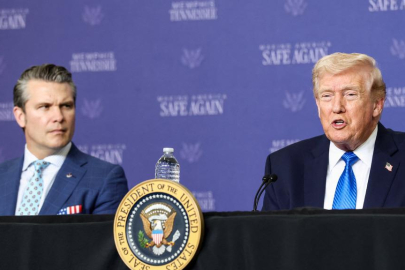 Trump sorumluluğu üstünden attı! Hegseth'i hedef gösterdi...