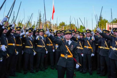 TSK'dan İhraç edilen teğmen Ebru Eroğlu'nun açtığı iptal davası reddedildi