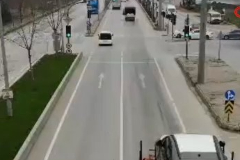 Bursa'da kırmızı ışık ihlali yapan araçlar dron ile tespit edildi