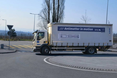 Antimadde ilk kez kamyon kasasında taşındı