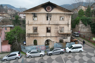 Bursa'da 156 yıllık tarihi bina yangında zarar gördü