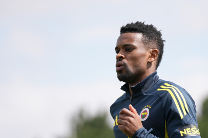 Fenerbahçe, günü çift antrenmanla tamamladı