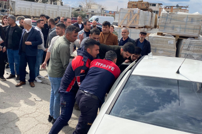 Osmaniye'de otomobil inşaat malzemelerine çarptı: 2'si ağır 3 yaralı