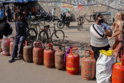 ABD-İran savaşı Hindistan’ı fena vurdu! Restoranlar kapandı, fabrikalar sustu...