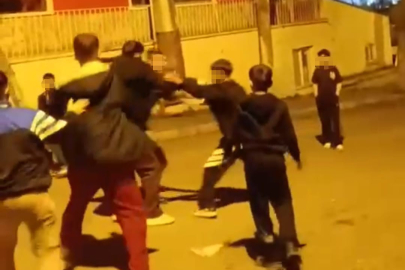 Ankara'da önü kesilen çocuk yaşıtları tarafından darp edildi